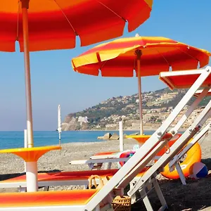 Üdülőpark Camping Villaggio Calanovella